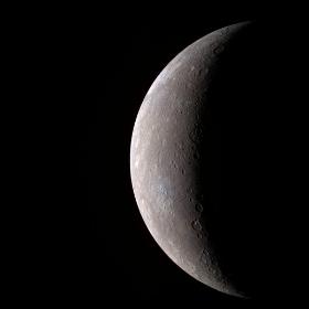 Zdjęcie Merkurego wykonane przez amerykańską sondę MESSENGER w 2009 r. Ukazuje planetę w prawdziwych barwach.
