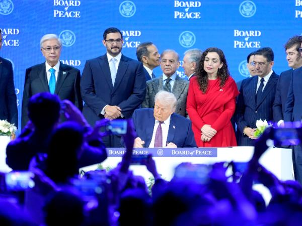 Donald Trump konstytuuje swoją Radę Pokoju w Davos, 22 stycznia 2026 r.