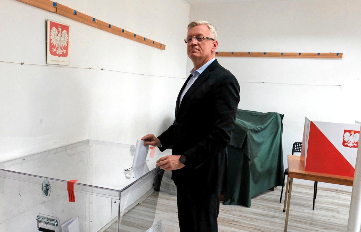 Jacek Jaśkowiak głosuje w wyborach europejskich w maju 2019 r.