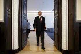 Antoni Macierewicz twardo wprowadza porządki nowej władzy.
