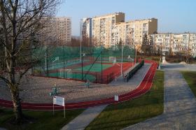 Budżet Obywatelski 2016

„Boisko marzeń przy XV LO dla wszystkich mieszkańców” – wartość projektu: 269 tys. zł

To boisko nowoczesne w centrum dużej dzielnicy mieszkalnej Gdańska – Zaspy. Dzięki projektowi młodsi i starsi mieszkańcy uzyskali obiekt, gdzie mogą zagrać w piłkę nożną, siatkówkę, koszykówkę oraz piłkę ręczną. Ten projekt dofinansowano również ze środków Miasta.