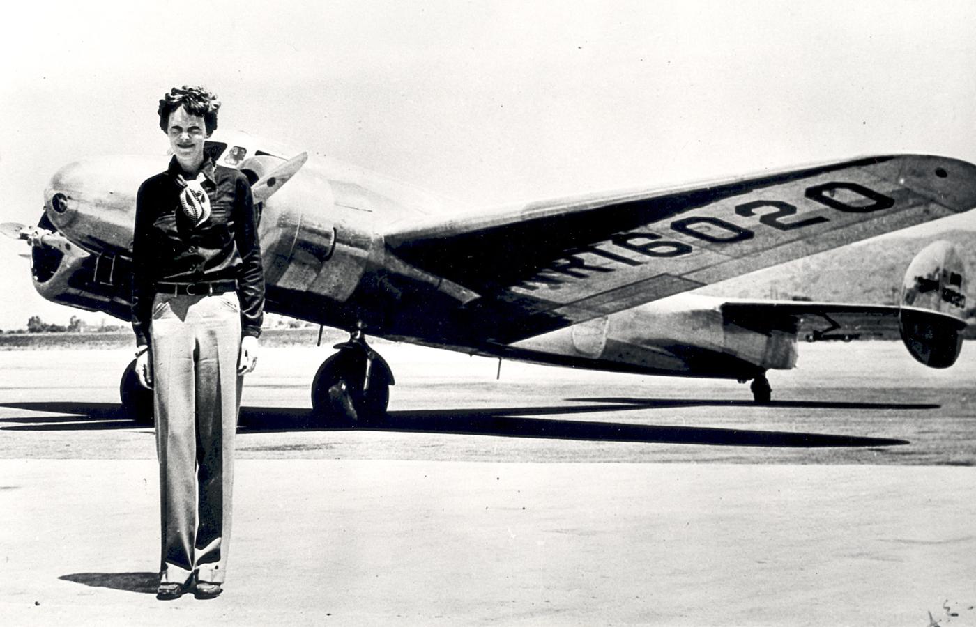 Amelia Earhart i jej zmodyfikowany Lockheed Electra 10E