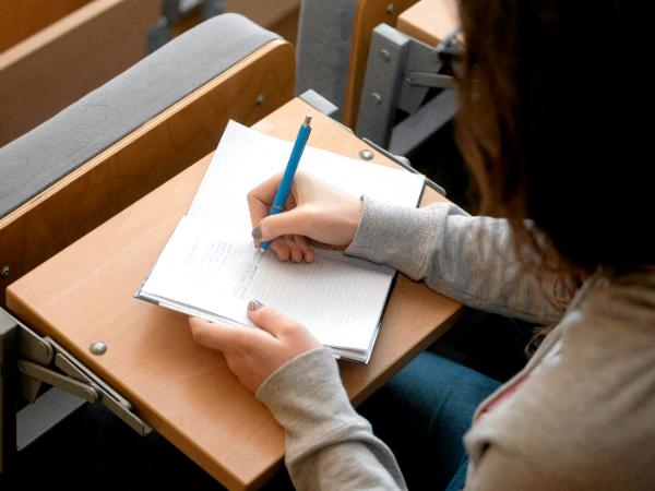 Żadnemu uczniowi nie wystarczają lekcje szkolne. Wszyscy – słabi, średni, wybitni – potrzebują dodatkowych zajęć.