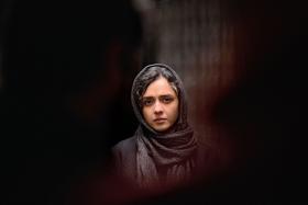 3. Klient, reż. Asghar Farhadi, prod. Iran, Francja. Wielowarstwowa opowieść o gwałcie, wstydzie, upokorzeniu, zemście i dochodzeniu do prawdy w represyjnym społeczeństwie, w którym wypowiedzenie jej na głos prowadzi do jeszcze większych komplikacji.