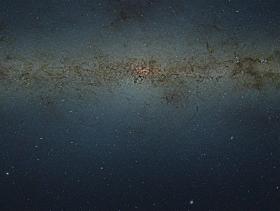 Jądro naszej galaktyki. Największe i najdokładniejsze zdjęcie stworzone dzięki obserwacjom teleskopu VISTA ( ESO). Ujęcie zawiera 84 miliony gwiazd. Dotychczas, takie obrazowanie było bardzo utrudnione, gdyż jądro jest przysłonięte dyskiem gazowo-pyłowym.