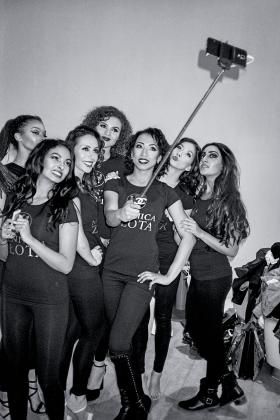 Selfi kilku kandydatek szóstej edycji konkursu Miss Egzotica International