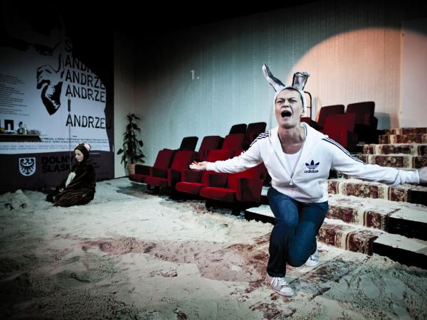 Najgłośniejszy spektakl ostatnich sezonów: „Był sobie Andrzej Andrzej Andrzej i Andrzej”, autorstwa duetu Monika Strzępka-Paweł Demirski