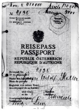 Paszport Adolfa Hitlera wydany przez austriacki konsulat w Monachium.