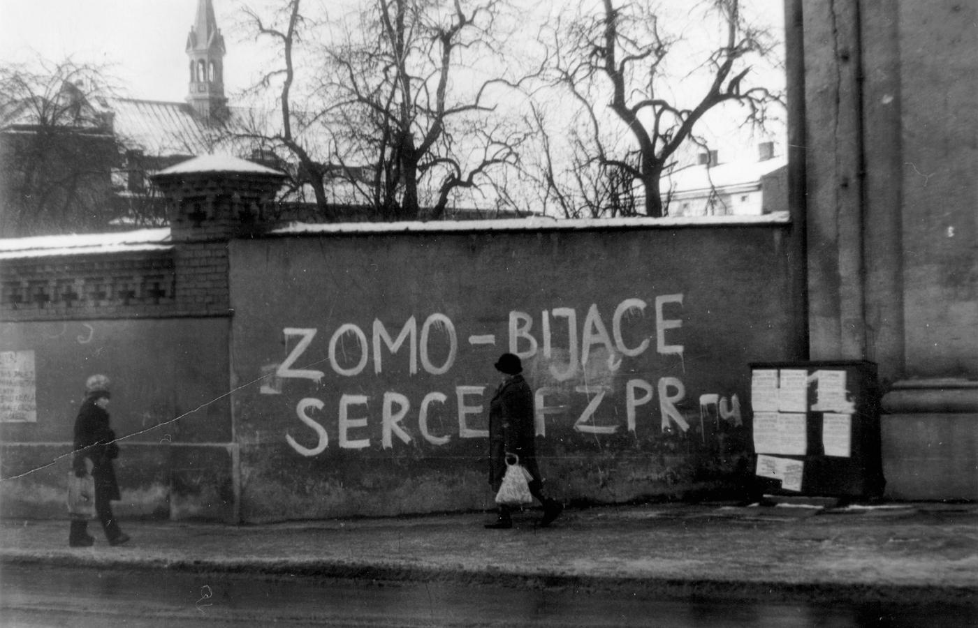 Kraków, 1982-1983. Napisy na murach w stanie wojennym.