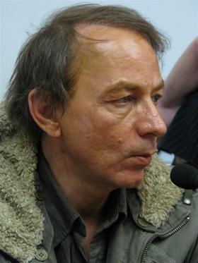 Houellebecq jest narcyzem, jak dziś my wszyscy, tylko że ma świadomość lustra, w które się wpatruje.
