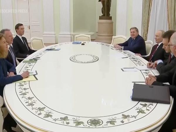 Delegacja USA spotkała się w Moskwie z Putinem.