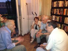 Z m.in. Tadeuszem Mazowieckim i Marcinem Święcickim.