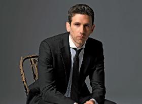 Joshua Long – amerykański scenarzysta i producent.