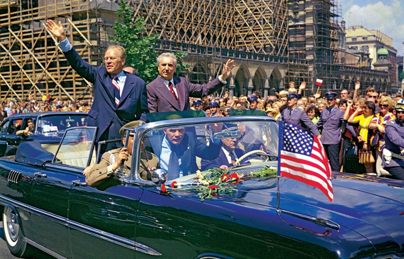Prezydent USA Gerald Ford i I sekretarz KC PZPR Edward Gierek na krakowskim rynku