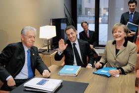 Dziś Europą rządzi triumwirat Merkonti, bo włoski premier doszlusował do duetu Merkozy.