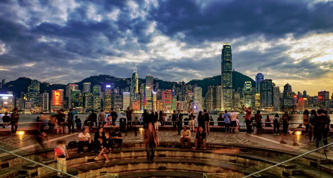 Otwarcie Chin na Zachód zwiększyło zainteresowanie Hongkongiem globalnych inwestorów, ceniących bezpieczeństwo, zaufanie i przejrzystość.
