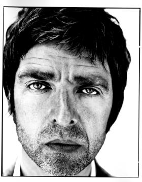 Noel Gallagher z zespołu Oasis, 2008 r.