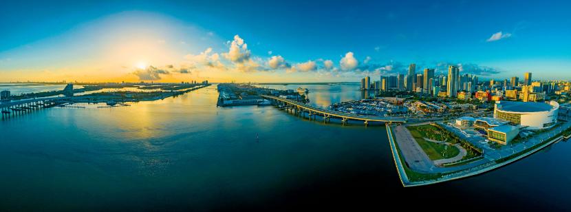 Miami, największe miasto stanu Floryda, szczyci się – co najmniej! – trzystoma dniami słonecznymi w roku.