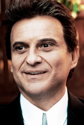 Tommy DeVito (grany przez Joego Pesci), gangster od mokrej roboty z filmu „Chłopcy z ferajny”, który odbrązowił romantyczną legendę Cosa Nostry. Postać DeVito, najbrutalniejszego ze wszystkich przedstawionych mafiosów, najbardziej zapada w pamięć.