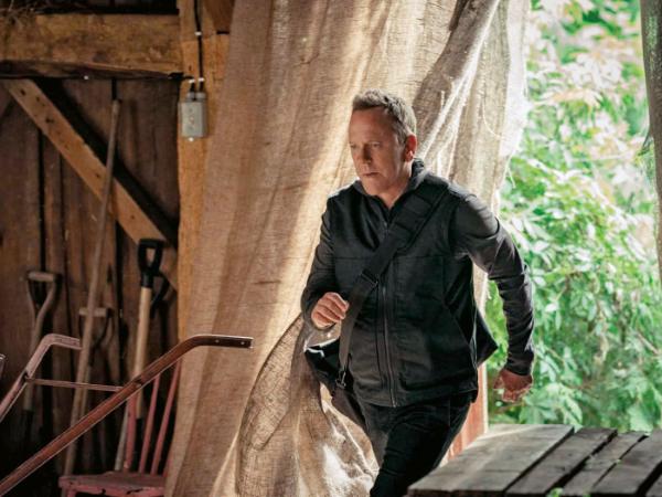 „Rabbit Hole”, scen. John Requa i Glenn Ficarra