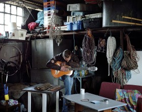 Dariusz Kruła, właściciel najmniejszej łódki w Dziwnowie – Zdarzają się takie miesiące, że łowimy tylko po to by podtrzymać rybacką tradycję i nie wyjść z wprawy. Ledwo wychodzimy na zero.
