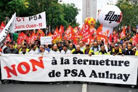 Jedna z manifestacji francuskiej centrali związkowej CGT w obronie miejsc pracy, październik 2012 r.