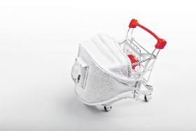 Odmrożenia usług rząd boi się najbardziej, ale o standardach sanitarnych z ich przedstawicielami nie rozmawia.