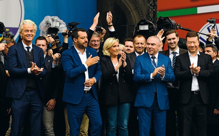 Sojusz? Są już! Od lewej: Geert Wilders (Partia Wolności, Holandia), Matteo Salvini (Liga, Włochy), Marine Le Pen (Zjednoczenie Narodowe, Francja), Weselin Mareszki (Wola, Bułgaria), Jaak Madison (Estońska Konserwatywna Partia Ludowa) i Tomio Okamura (Wolność i Demokracja Bezpośrednia, Czechy).