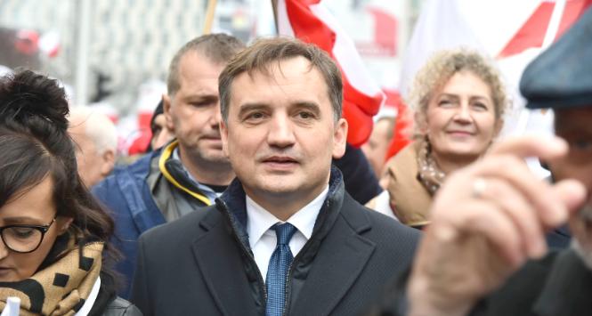 Zbigniew Ziobro miał co najmniej 33 razy spotkać się z księdzem O. przed podpisaniem umowy w sprawie dotacji z Funduszu Sprawiedliwości dla fundacji Profeto.
