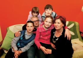 Grażyna i Wojciech Jezierscy z dziećmi.