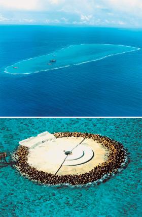 U góry: wyspa koralowa Okinotorishima, leżąca 1750 km na południe od Tokio na Oceanie Spokojnym. U dołu: Japończycy obudowują tonące koralowce, by pozostały wyspą.