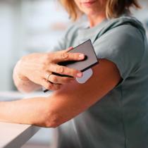 CGM (Continuous Glucose Monitoring).