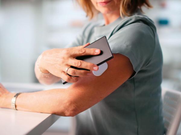 CGM (Continuous Glucose Monitoring).