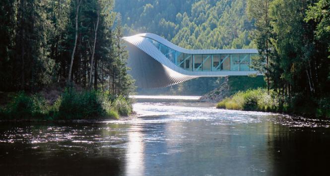 Twist, zaprojektowany przez słynne duńskie studio architektoniczne Bjarke Ingels Group, wygląda jak wielka nowoczesna rzeźba.