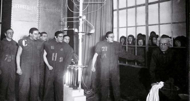 Inscenizacja sztuki „R.U.R” Karela Čapka w Berlinie, 1923 r.