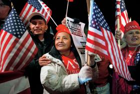 Bety Martinez, uciekinierka z Peru, cieszy się z dekretu Obamy.