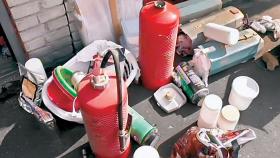 W schowku zrobionym w gaśnicy policjanci znaleźli narkotyki.