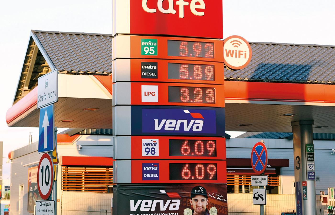 Ceny paliw to tradycyjnie wybuchowy temat polityczny.