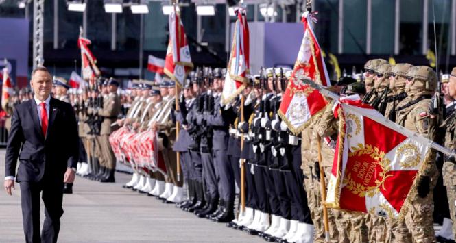 Prezydent Karol Nawrocki w dzień zaprzysiężenia. Pl. Piłsudskiego, Warszawa, 6 sierpnia 2025 r.