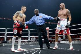 Krzysztof Głowacki (z prawej) przed rozpoczęciem walki.