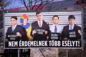 Hasło na plakacie wyborczym: „Czy oni zasłużyli na kolejną szansę?”