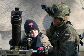 „Jeśli państwo chce istnieć i stabilnie się rozwijać, musi zapewnić sobie bezpieczeństwo, w tym obronę”.