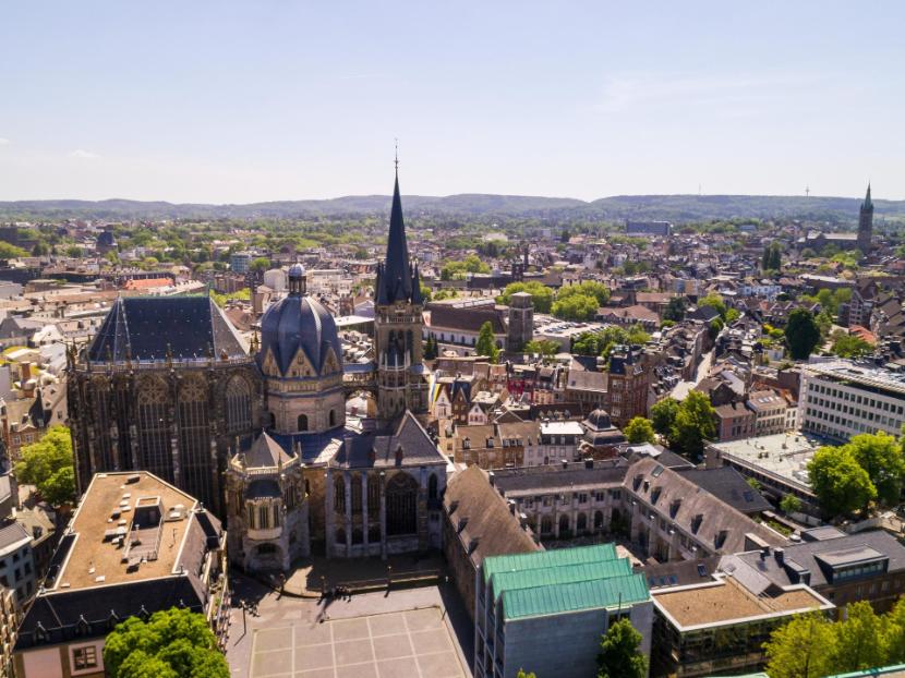 Aachen. Ахен Германия. Город Ахен в Германии. Ахен (Северный Рейн - Вестфалия). Ахенская ратуша Ахен.