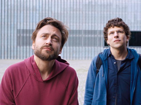 Kieran Culkin i Jesse Eisenberg w filmie „A Real Pain”