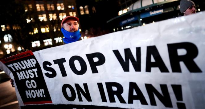 Protest w Nowym Jorku przeciwko wojnie z Iranem, 7 kwietnia 2026 r.