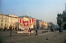 Oficjalna dekoracja na Rynku Głównym w Krakowie, 1988 r.