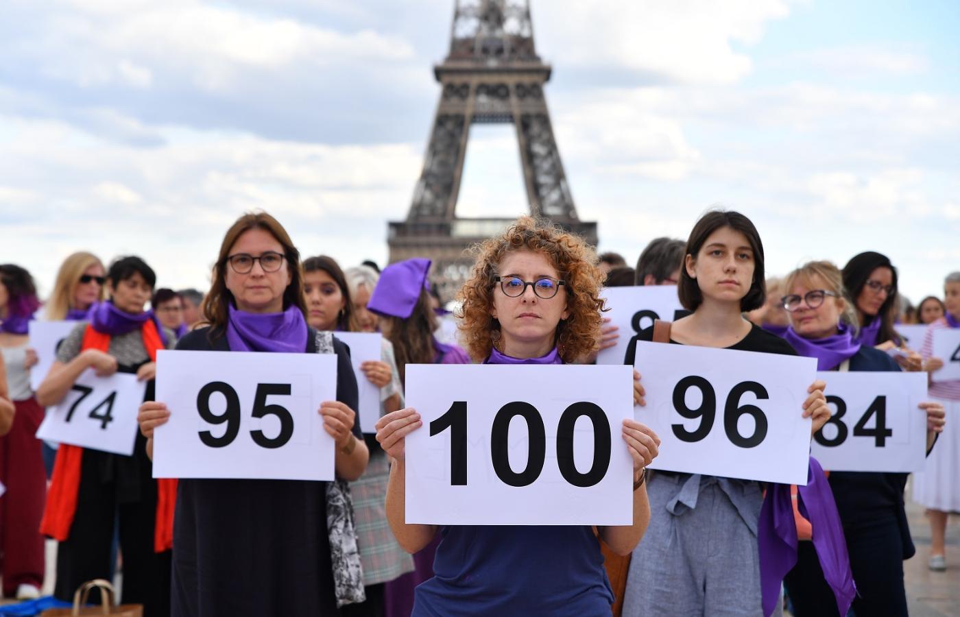 Demonstracja antyprzemocowa w Paryżu
