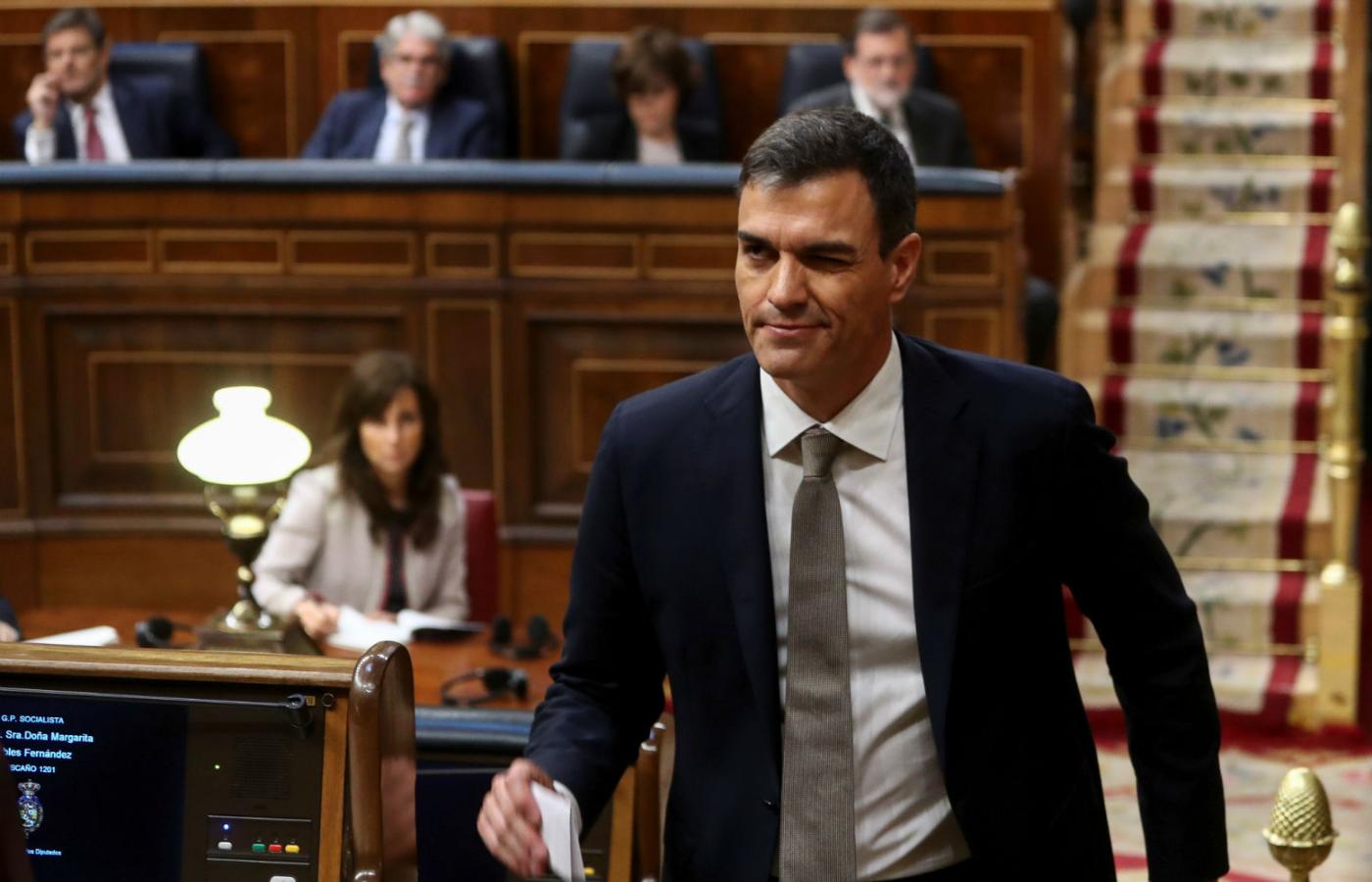 Pedro Sánchez zastąpił prawicowego premiera Mariano Rajoya.