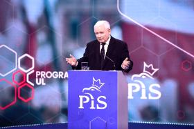 Jarosław Kaczyński: „Dajemy, ale musi być pokwitowane”.