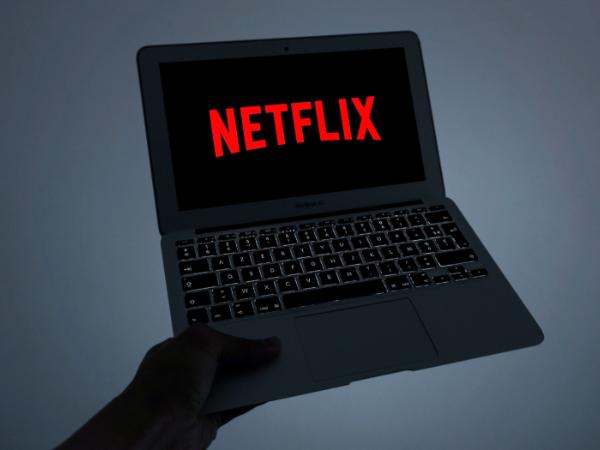 Godzina streamingu seriali i filmów na Netflixie w ubiegłym roku generowała tyle dwutlenku węgla co przejechanie 400 m samochodem osobowym na benzynę.